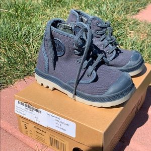 Boys navy Palladium hi top